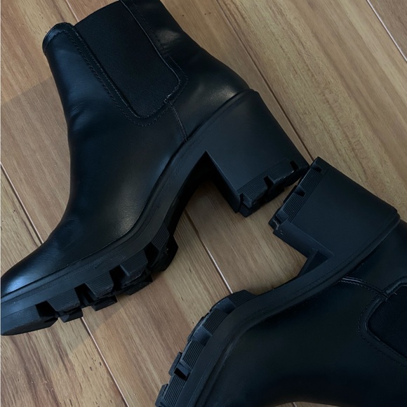 Arizona Jean Company Black Heeled Boots - Picture 6 of 10